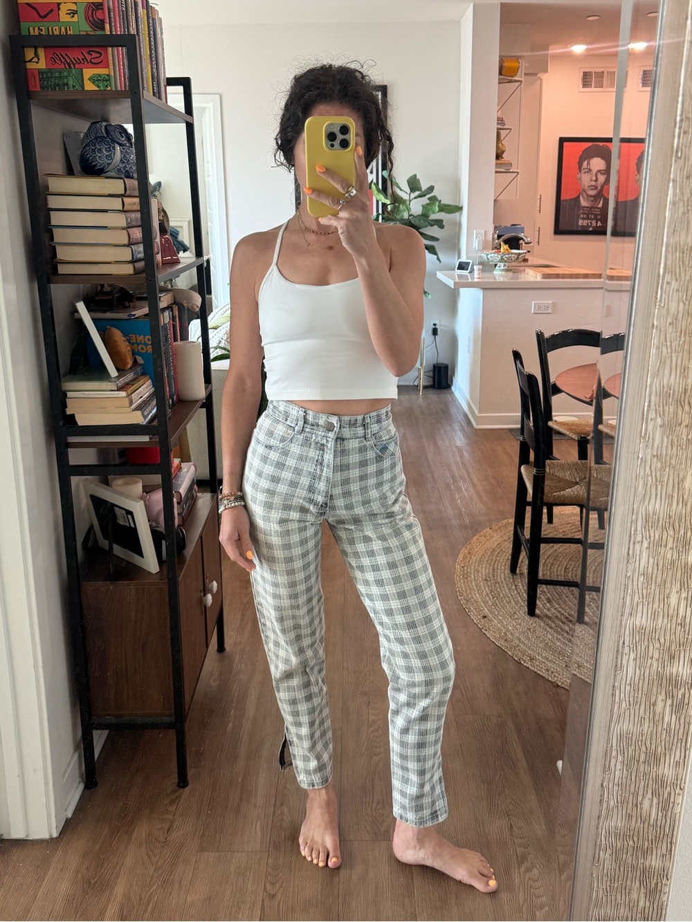 VINTAGE Guess Women's Straight Leg Plaid Jeans in White & Gray
